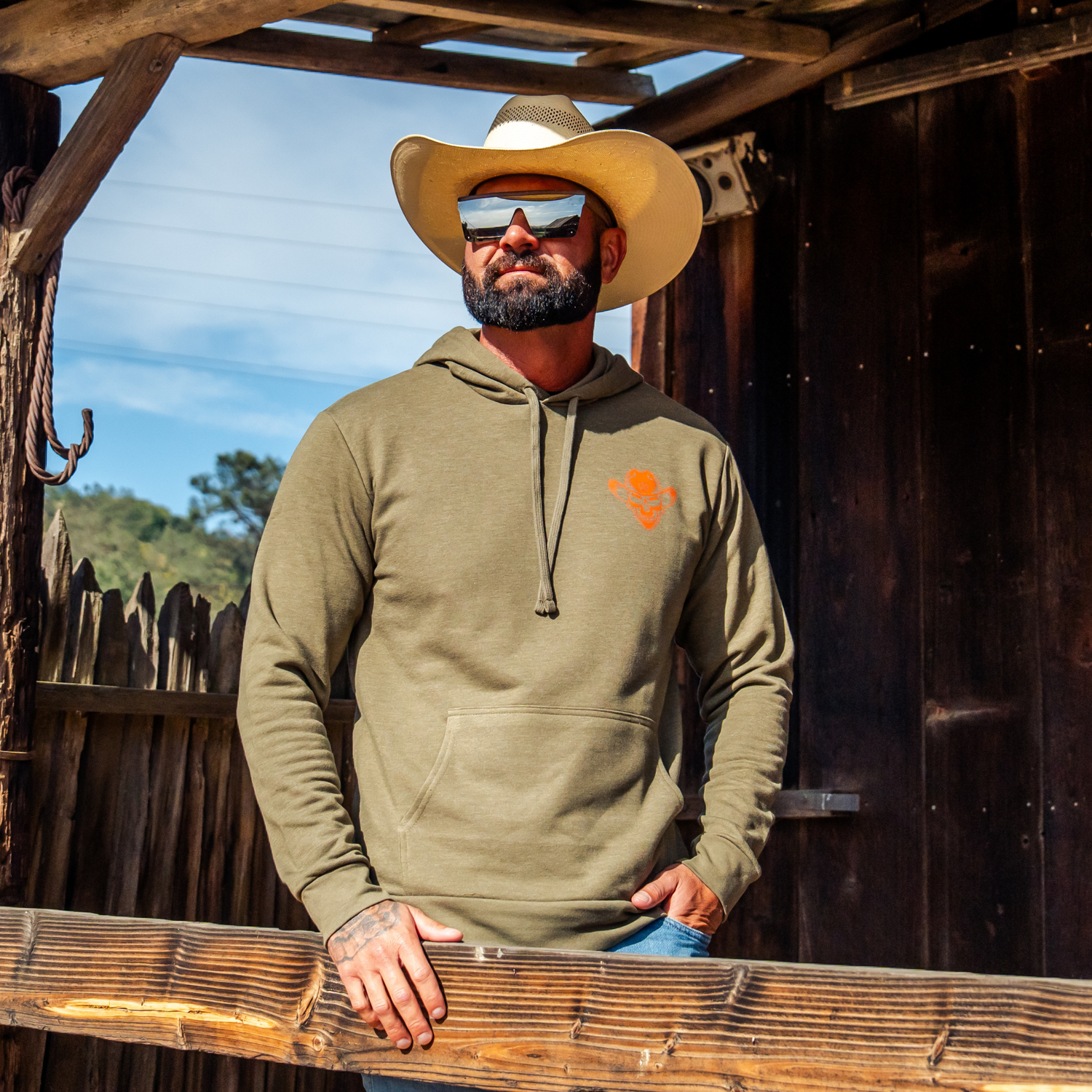 Western Grit Gun Slinger Hoodie – Unisex Rugged Western Streetwear